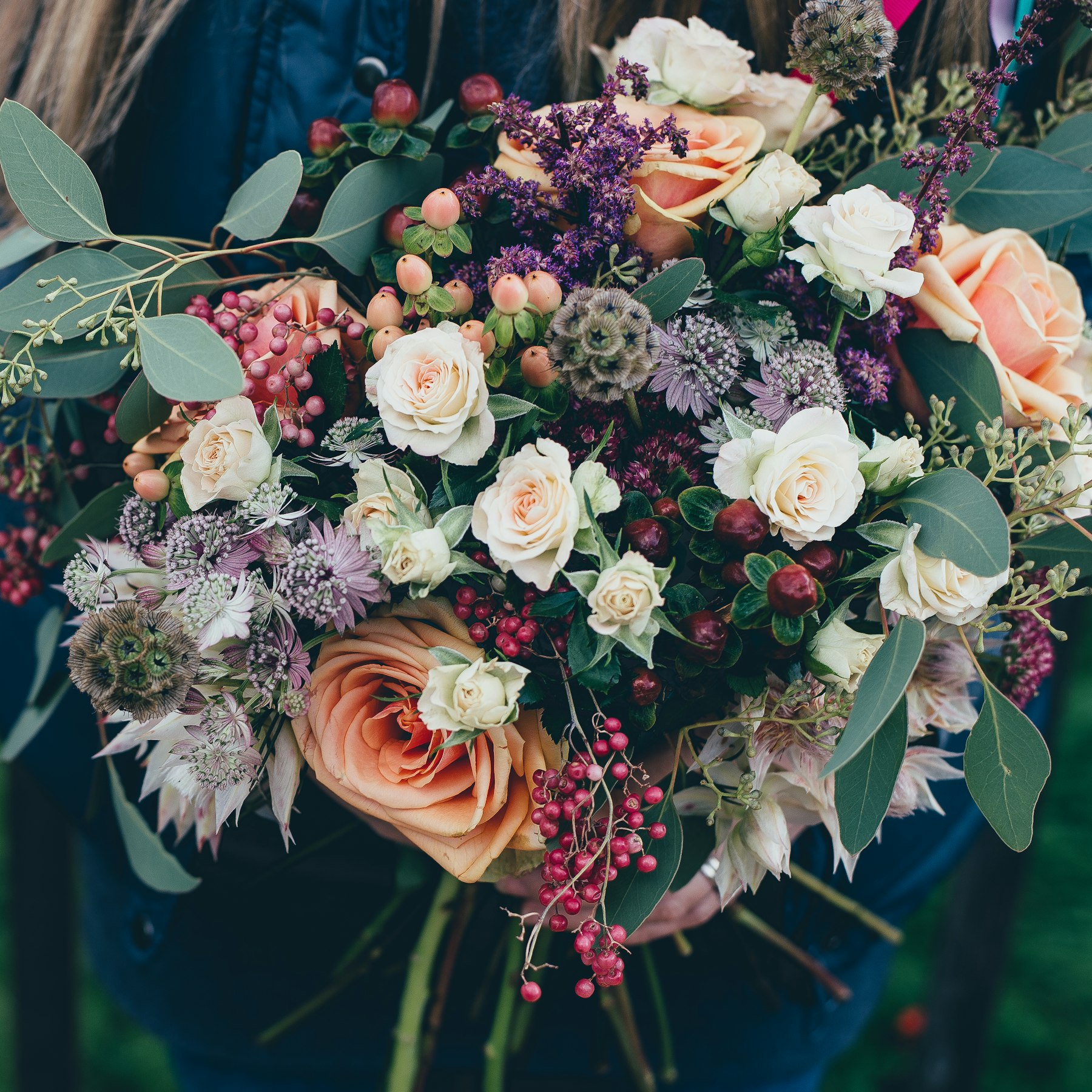 Bouquet de pivoines et de feuillage